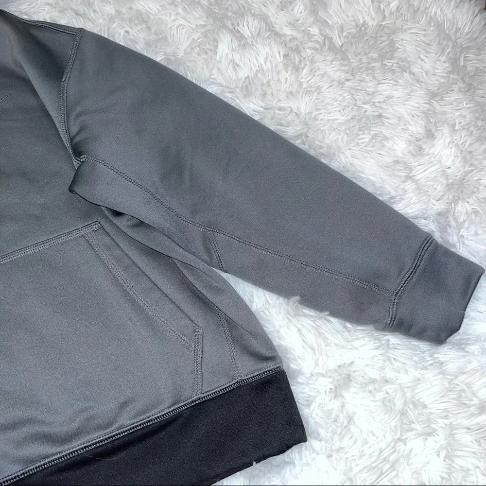 NIKE Kids Youth Therma Fit Hoodie Pullover Gray Black Medium